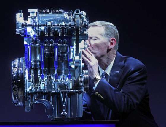 Ford CEO Alan Mulally kissing 1.0 EcoBoost engine