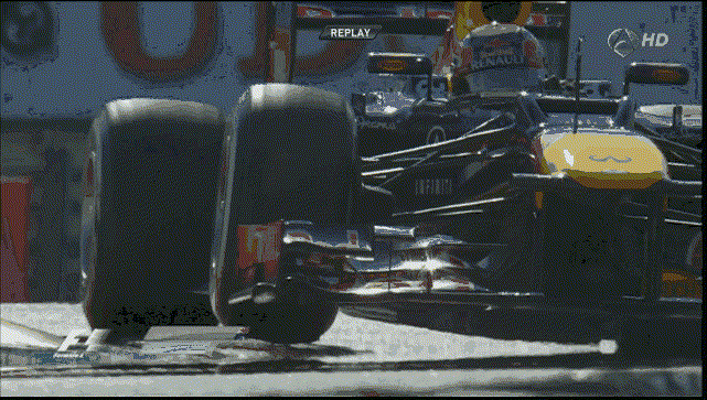 Red Bull Racing RB8 Flexbile Wing - Mark Webber negotiating a turn in Yas Marina Circuit, Abu Dhabi