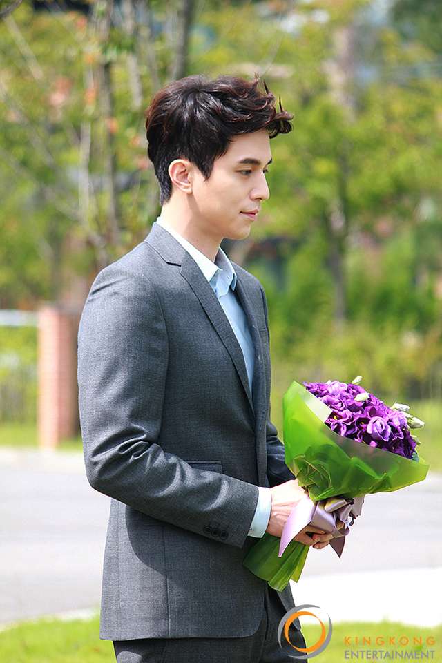 Lee Dong Wook Woos With Flowers For Chevy Care CF (UPDATE: BTS Of ...